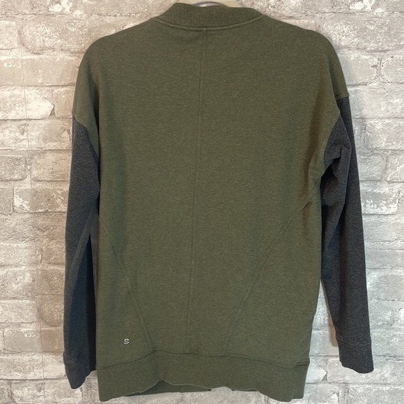 Lululemon Mula Bundle Wrap
Heathered Fatigue Green / Heathered Dark Grey - Picture 10 of 12